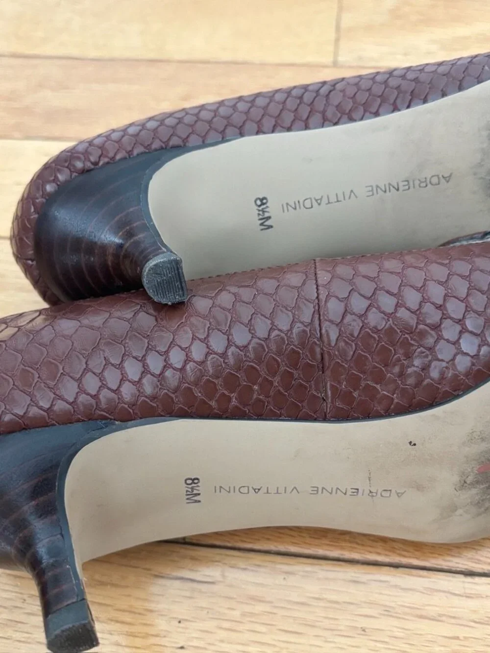 ADRIENNE VITTADINI Croc Embossed Pointed Toe Leather Kitten Heels Cognac SZ 8.5